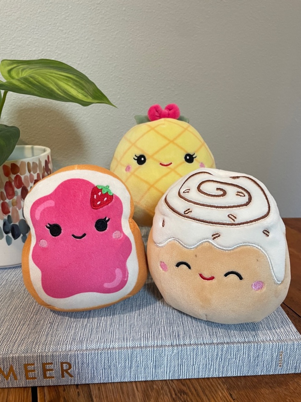 Set of 3 Squishmallows Plush – Strawberry Toast, Cinnamon Roll & Pineapple